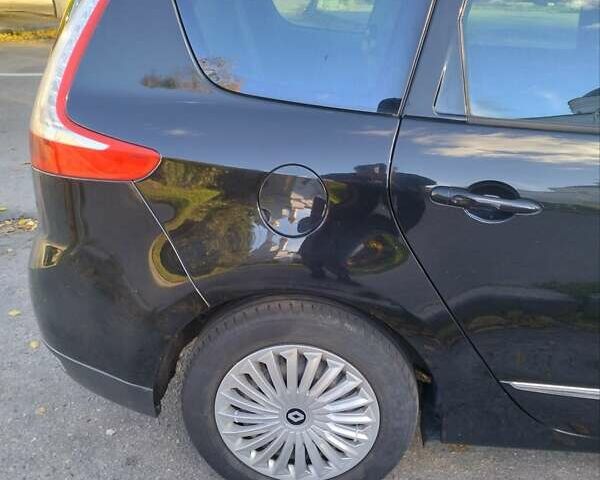 Черный Рено Гранд Сценик, объемом двигателя 1.6 л и пробегом 320 тыс. км за 8700 $, фото 11 на Automoto.ua