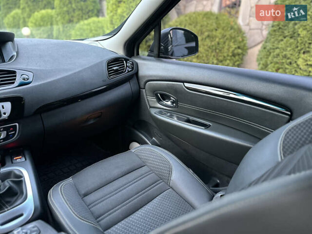 Черный Рено Гранд Сценик, объемом двигателя 1.6 л и пробегом 269 тыс. км за 10500 $, фото 58 на Automoto.ua