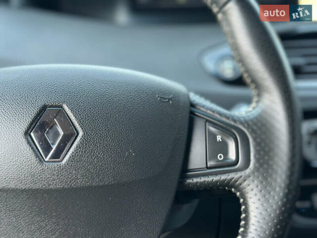 Черный Рено Гранд Сценик, объемом двигателя 1.6 л и пробегом 269 тыс. км за 10500 $, фото 18 на Automoto.ua