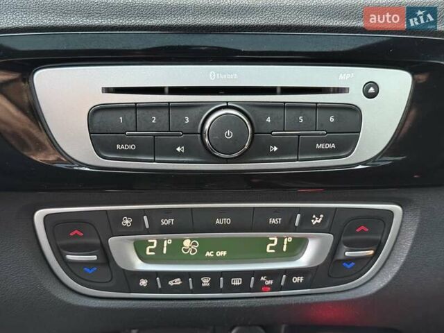 Чорний Рено Гранд Сценік, об'ємом двигуна 1.6 л та пробігом 216 тис. км за 11800 $, фото 43 на Automoto.ua