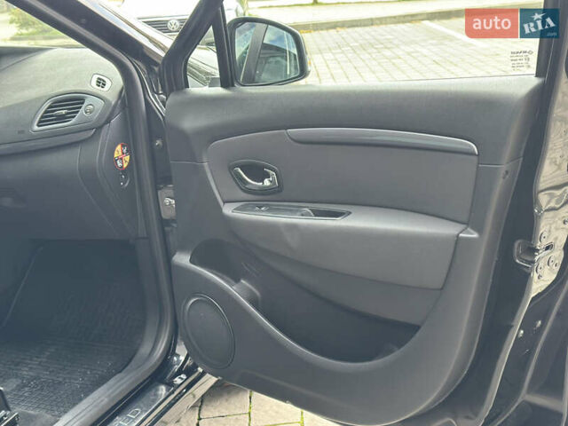 Чорний Рено Гранд Сценік, об'ємом двигуна 1.46 л та пробігом 217 тис. км за 8800 $, фото 14 на Automoto.ua