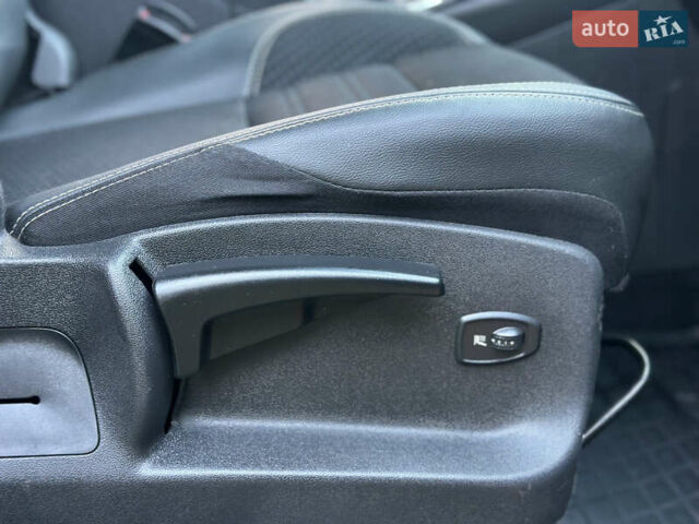 Черный Рено Гранд Сценик, объемом двигателя 1.6 л и пробегом 269 тыс. км за 10500 $, фото 70 на Automoto.ua