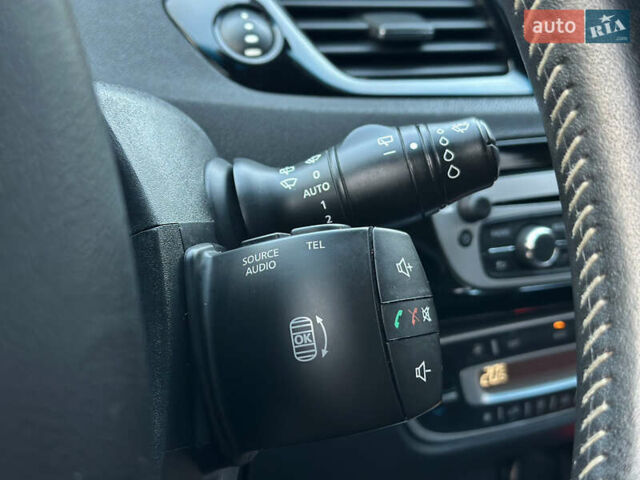 Черный Рено Гранд Сценик, объемом двигателя 1.6 л и пробегом 269 тыс. км за 10500 $, фото 16 на Automoto.ua