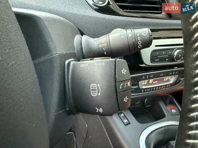 Чорний Рено Гранд Сценік, об'ємом двигуна 1.6 л та пробігом 216 тис. км за 11800 $, фото 36 на Automoto.ua