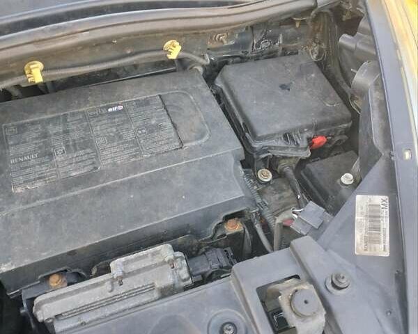 Черный Рено Гранд Сценик, объемом двигателя 1.6 л и пробегом 320 тыс. км за 8700 $, фото 22 на Automoto.ua