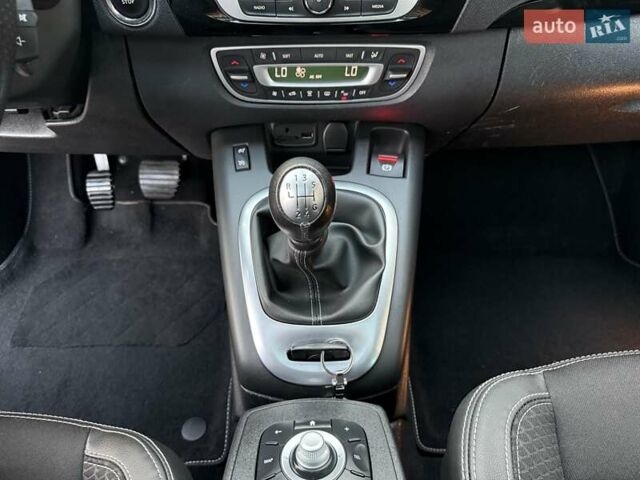 Чорний Рено Гранд Сценік, об'ємом двигуна 1.6 л та пробігом 216 тис. км за 11800 $, фото 45 на Automoto.ua