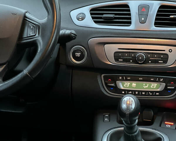 Черный Рено Гранд Сценик, объемом двигателя 1.46 л и пробегом 217 тыс. км за 8999 $, фото 20 на Automoto.ua