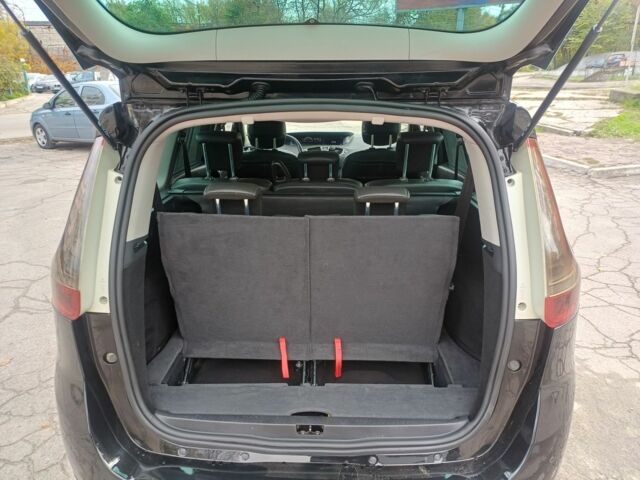 Черный Рено Гранд Сценик, объемом двигателя 0 л и пробегом 245 тыс. км за 9100 $, фото 12 на Automoto.ua