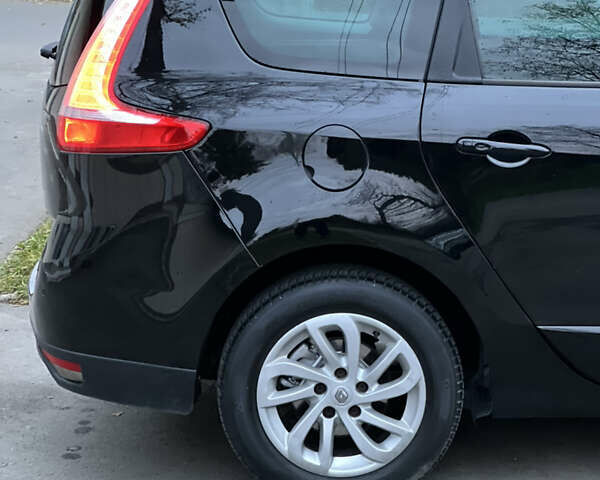 Черный Рено Гранд Сценик, объемом двигателя 1.46 л и пробегом 217 тыс. км за 8999 $, фото 23 на Automoto.ua