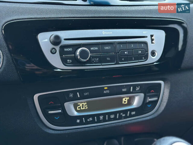 Черный Рено Гранд Сценик, объемом двигателя 1.6 л и пробегом 269 тыс. км за 10500 $, фото 22 на Automoto.ua