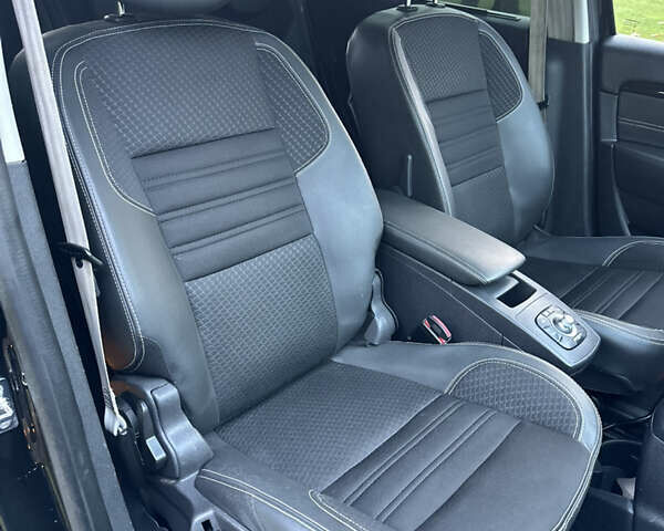 Черный Рено Гранд Сценик, объемом двигателя 1.6 л и пробегом 269 тыс. км за 10500 $, фото 68 на Automoto.ua