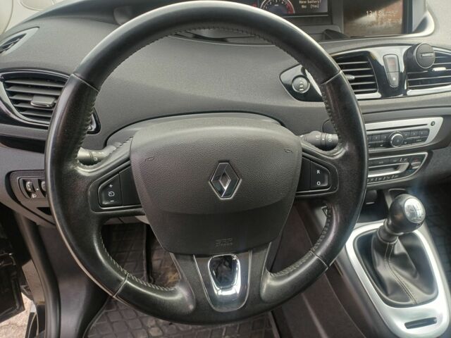 Черный Рено Гранд Сценик, объемом двигателя 0 л и пробегом 245 тыс. км за 9100 $, фото 20 на Automoto.ua