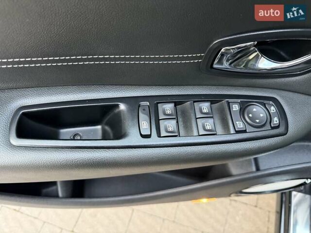 Чорний Рено Гранд Сценік, об'ємом двигуна 1.6 л та пробігом 216 тис. км за 11800 $, фото 31 на Automoto.ua