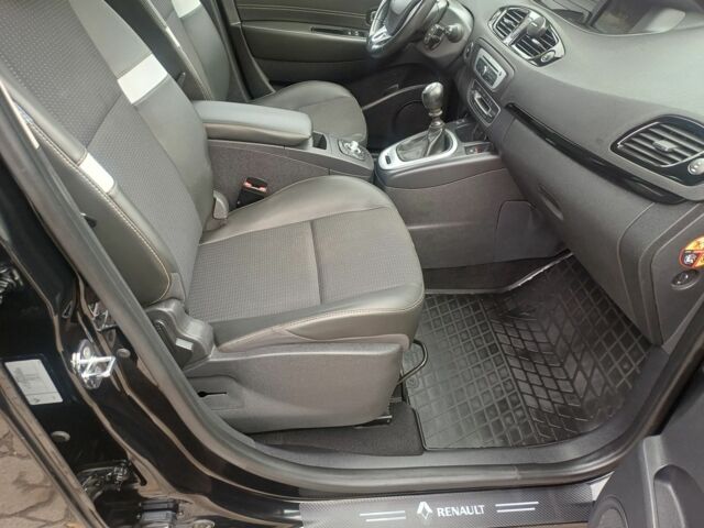 Черный Рено Гранд Сценик, объемом двигателя 0 л и пробегом 245 тыс. км за 9100 $, фото 17 на Automoto.ua