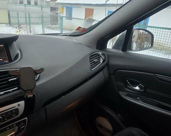 Черный Рено Гранд Сценик, объемом двигателя 1.6 л и пробегом 220 тыс. км за 11000 $, фото 5 на Automoto.ua