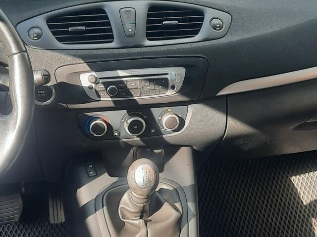 Черный Рено Гранд Сценик, объемом двигателя 1.5 л и пробегом 135 тыс. км за 9200 $, фото 6 на Automoto.ua