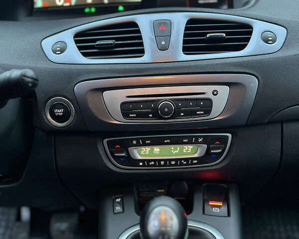 Черный Рено Гранд Сценик, объемом двигателя 1.46 л и пробегом 217 тыс. км за 8999 $, фото 17 на Automoto.ua