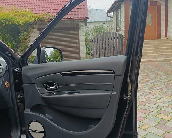 Черный Рено Гранд Сценик, объемом двигателя 1.6 л и пробегом 215 тыс. км за 10999 $, фото 51 на Automoto.ua