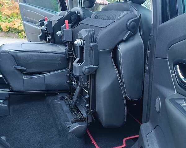 Черный Рено Гранд Сценик, объемом двигателя 1.6 л и пробегом 215 тыс. км за 10999 $, фото 97 на Automoto.ua