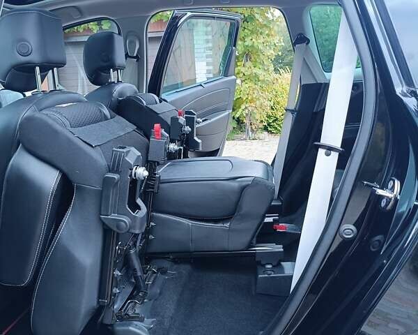 Черный Рено Гранд Сценик, объемом двигателя 1.6 л и пробегом 215 тыс. км за 10999 $, фото 105 на Automoto.ua