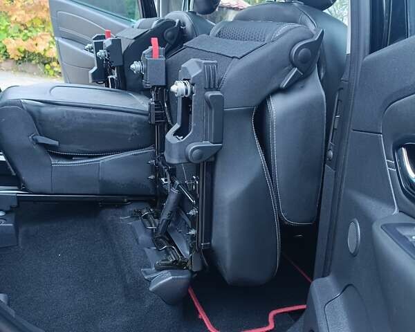 Черный Рено Гранд Сценик, объемом двигателя 1.6 л и пробегом 215 тыс. км за 10999 $, фото 100 на Automoto.ua