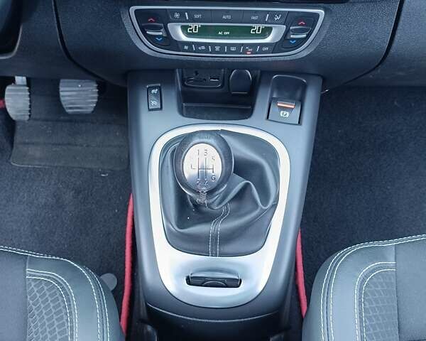 Чорний Рено Гранд Сценік, об'ємом двигуна 1.6 л та пробігом 199 тис. км за 11300 $, фото 87 на Automoto.ua