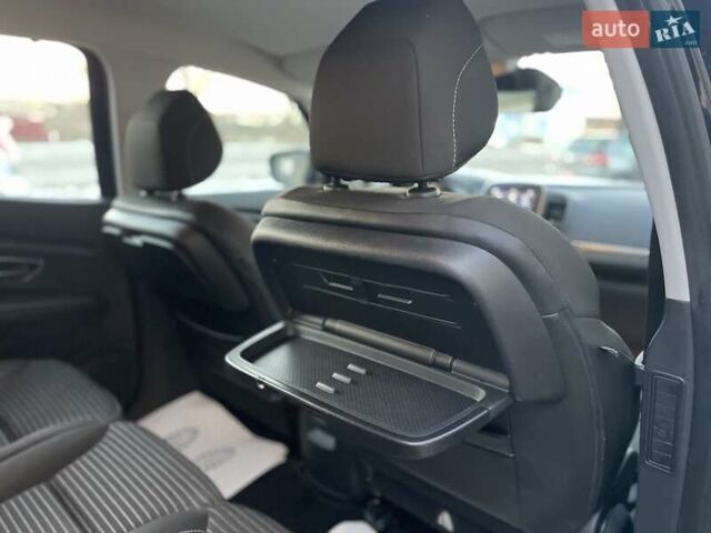 Черный Рено Гранд Сценик, объемом двигателя 1.6 л и пробегом 178 тыс. км за 15600 $, фото 41 на Automoto.ua