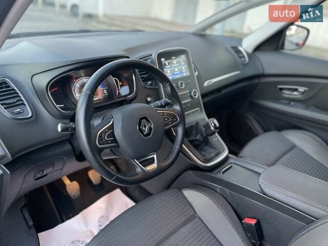 Черный Рено Гранд Сценик, объемом двигателя 1.6 л и пробегом 178 тыс. км за 15600 $, фото 22 на Automoto.ua