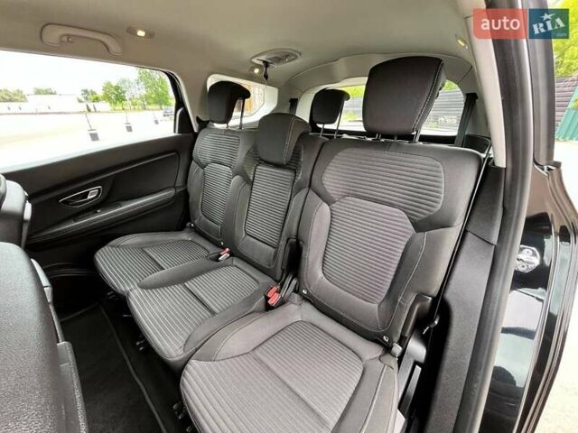 Черный Рено Гранд Сценик, объемом двигателя 1.6 л и пробегом 198 тыс. км за 15400 $, фото 18 на Automoto.ua