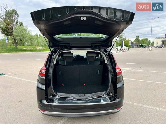 Черный Рено Гранд Сценик, объемом двигателя 1.6 л и пробегом 198 тыс. км за 15400 $, фото 24 на Automoto.ua