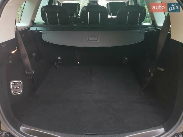 Черный Рено Гранд Сценик, объемом двигателя 1.6 л и пробегом 159 тыс. км за 16700 $, фото 72 на Automoto.ua