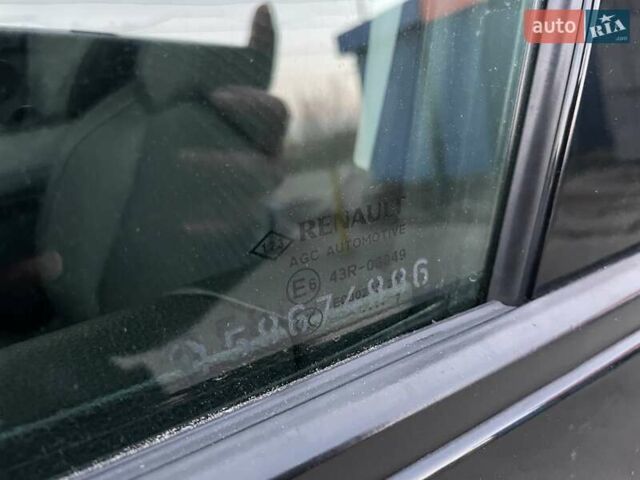 Черный Рено Гранд Сценик, объемом двигателя 1.6 л и пробегом 178 тыс. км за 15600 $, фото 63 на Automoto.ua