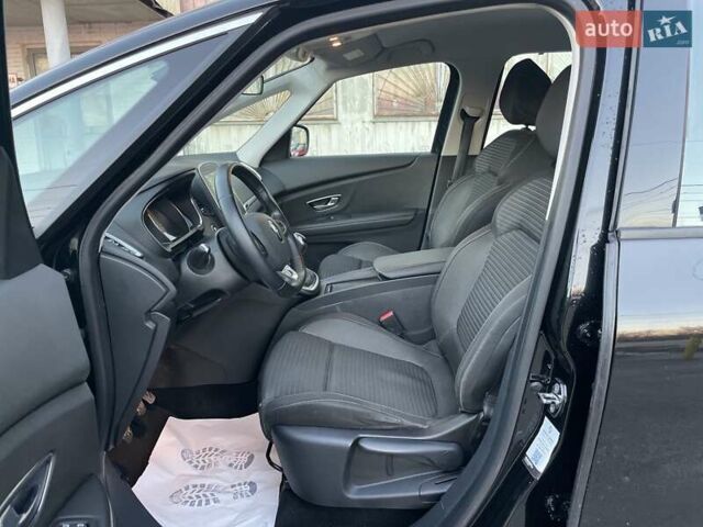 Черный Рено Гранд Сценик, объемом двигателя 1.6 л и пробегом 178 тыс. км за 15600 $, фото 11 на Automoto.ua