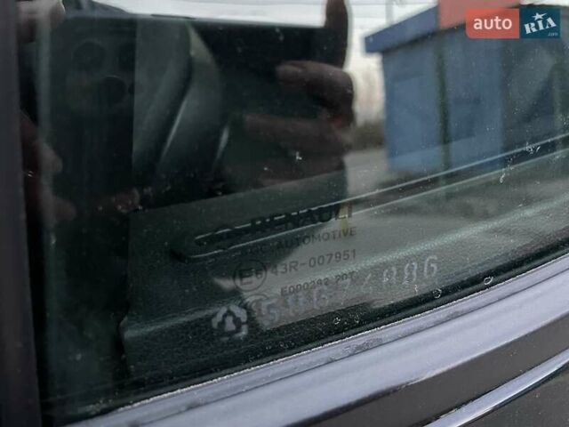 Черный Рено Гранд Сценик, объемом двигателя 1.6 л и пробегом 178 тыс. км за 15600 $, фото 64 на Automoto.ua