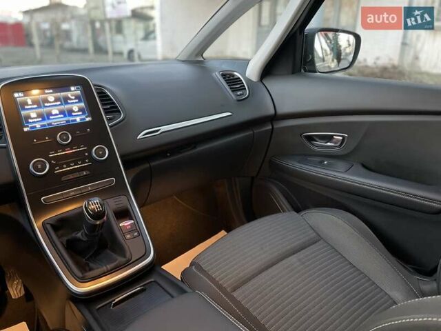 Черный Рено Гранд Сценик, объемом двигателя 1.6 л и пробегом 178 тыс. км за 15600 $, фото 32 на Automoto.ua