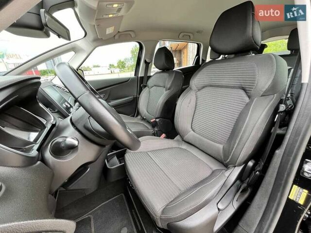 Черный Рено Гранд Сценик, объемом двигателя 1.6 л и пробегом 198 тыс. км за 15400 $, фото 9 на Automoto.ua