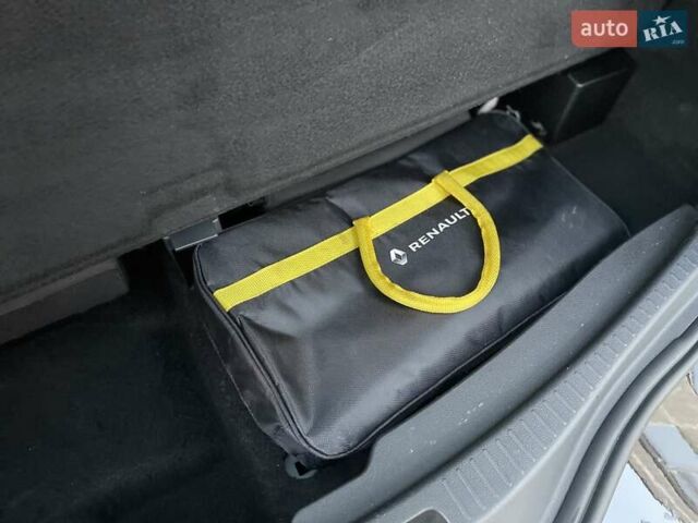 Черный Рено Гранд Сценик, объемом двигателя 1.6 л и пробегом 178 тыс. км за 15600 $, фото 35 на Automoto.ua
