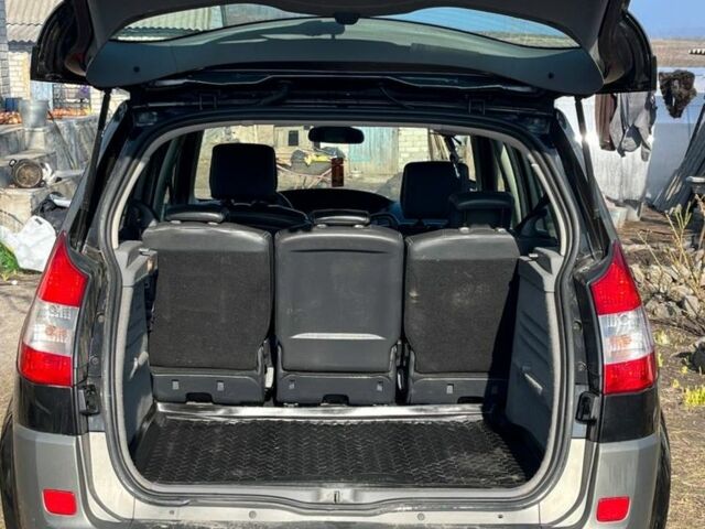 Черный Рено Гранд Сценик, объемом двигателя 1.6 л и пробегом 147 тыс. км за 6200 $, фото 3 на Automoto.ua