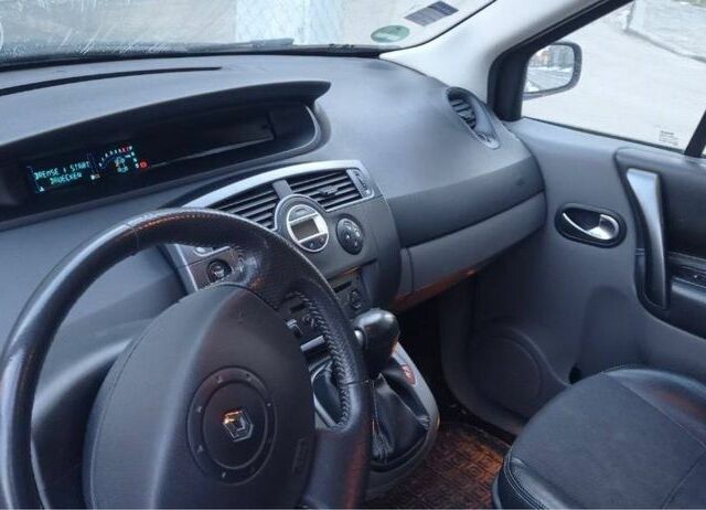 Черный Рено Гранд Сценик, объемом двигателя 1.6 л и пробегом 147 тыс. км за 6200 $, фото 1 на Automoto.ua