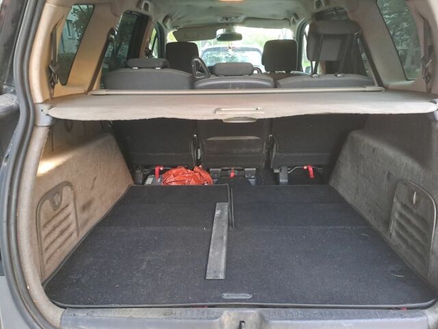 Черный Рено Гранд Сценик, объемом двигателя 1.9 л и пробегом 250 тыс. км за 1500 $, фото 6 на Automoto.ua