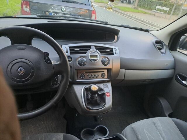 Черный Рено Гранд Сценик, объемом двигателя 1.9 л и пробегом 250 тыс. км за 1500 $, фото 7 на Automoto.ua