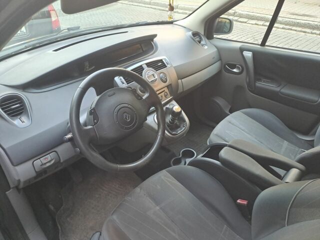 Черный Рено Гранд Сценик, объемом двигателя 1.9 л и пробегом 250 тыс. км за 1500 $, фото 4 на Automoto.ua