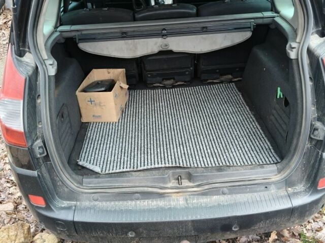 Черный Рено Гранд Сценик, объемом двигателя 1.9 л и пробегом 330 тыс. км за 2850 $, фото 6 на Automoto.ua