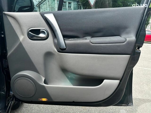 Чорний Рено Гранд Сценік, об'ємом двигуна 1.6 л та пробігом 308 тис. км за 6490 $, фото 21 на Automoto.ua