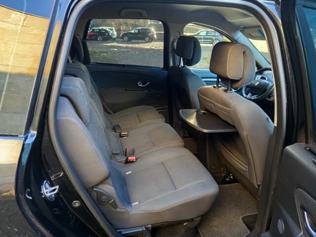 Черный Рено Гранд Сценик, объемом двигателя 1.5 л и пробегом 200 тыс. км за 7400 $, фото 4 на Automoto.ua