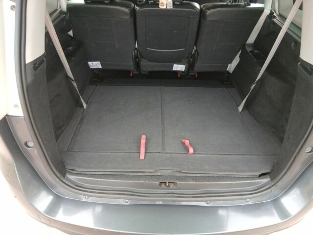 Черный Рено Гранд Сценик, объемом двигателя 1.5 л и пробегом 235 тыс. км за 8400 $, фото 7 на Automoto.ua