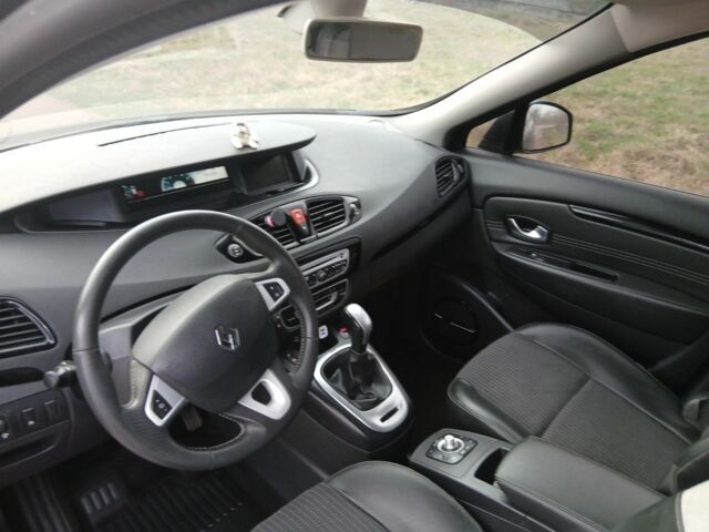 Черный Рено Гранд Сценик, объемом двигателя 1.5 л и пробегом 235 тыс. км за 8400 $, фото 5 на Automoto.ua