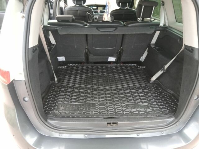 Черный Рено Гранд Сценик, объемом двигателя 1.5 л и пробегом 235 тыс. км за 8400 $, фото 6 на Automoto.ua