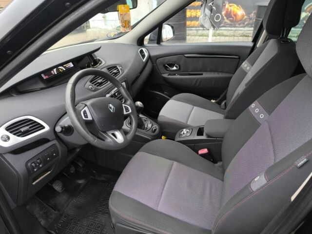 Чорний Рено Гранд Сценік, об'ємом двигуна 1.5 л та пробігом 273 тис. км за 9350 $, фото 3 на Automoto.ua