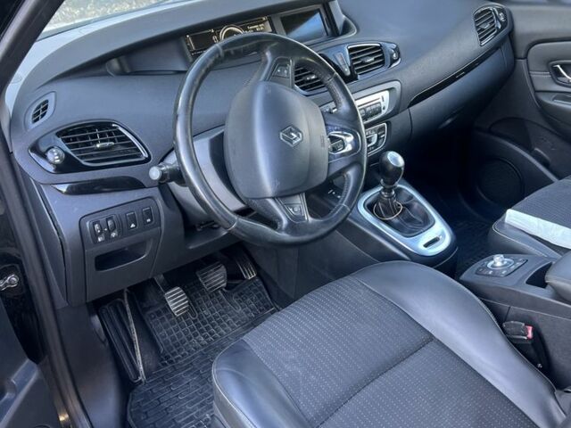 Черный Рено Гранд Сценик, объемом двигателя 1.6 л и пробегом 239 тыс. км за 8500 $, фото 9 на Automoto.ua